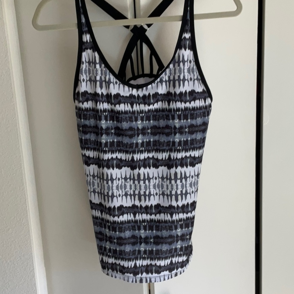 Black and white tankini top sz L